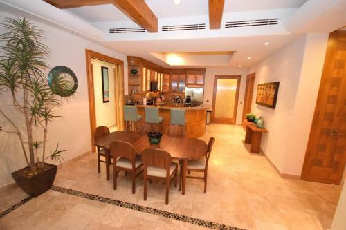 Apartamento Tessoro 1002 At Las Conchas
