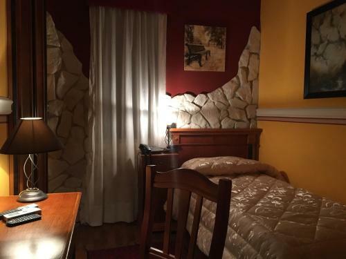 Hostal Hotel Amadeus