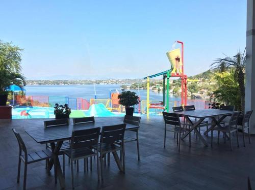 Casa Del Lago, Teques