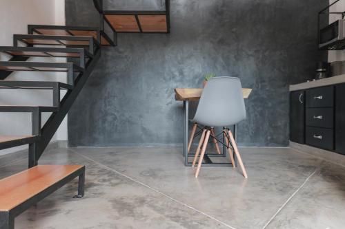 Gallo Azul, Downtown Loft Style Apartment