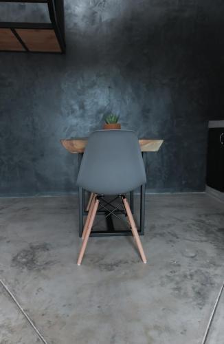 Gallo Azul, Downtown Loft Style Apartment