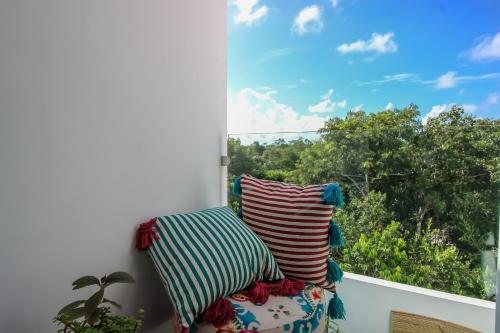Apartamento Tropical 3story Condo With Terrace At Tulum