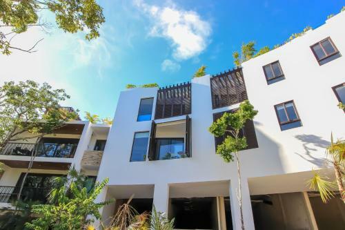 Apartamento Tropical 3story Condo With Terrace At Tulum