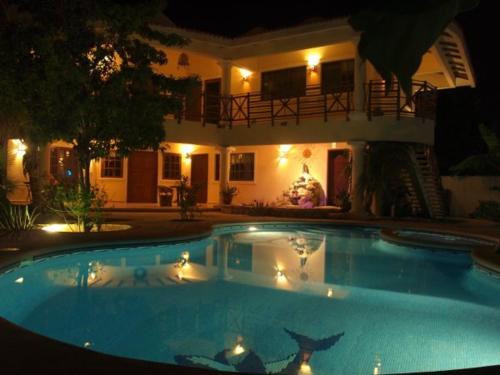 Lge Privat Villa / 13 Bed Sizes