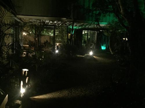 Containme Eco Chic Hotel