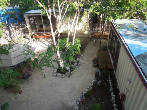 Containme Eco Chic Hotel