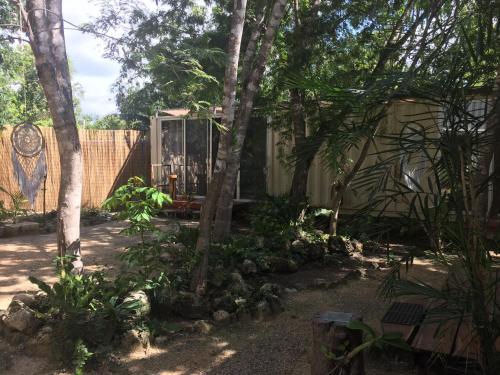 Containme Eco Chic Hotel