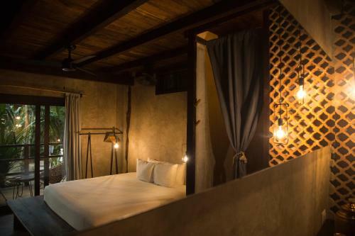 Hotel Amor Rooms