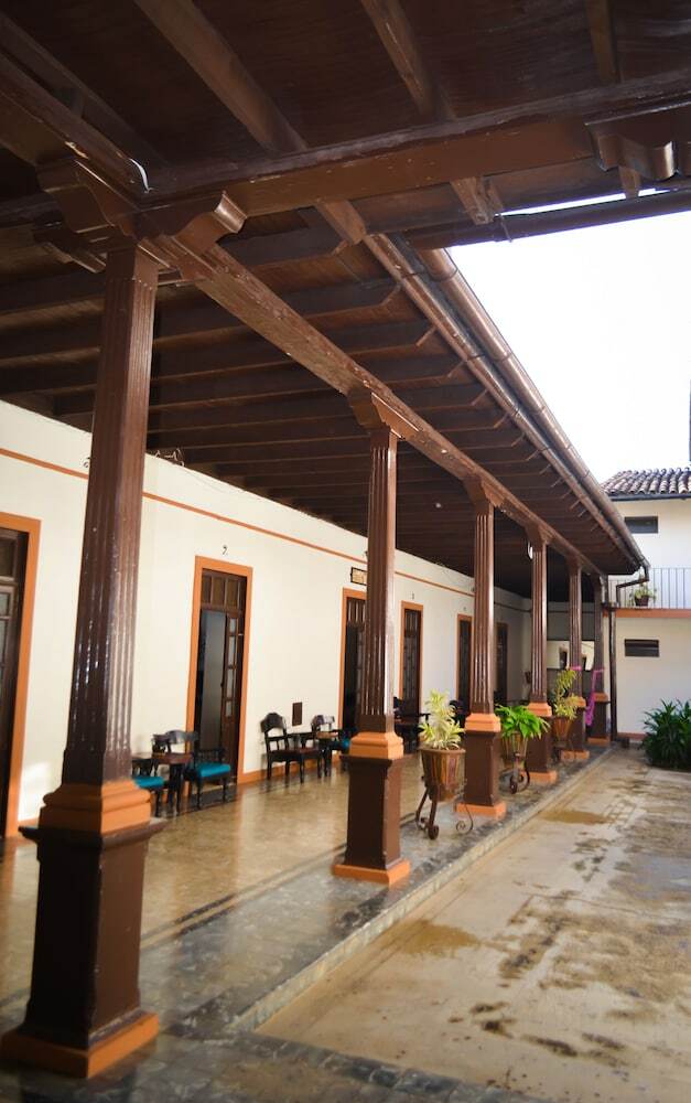 Hotel Villa De Flores