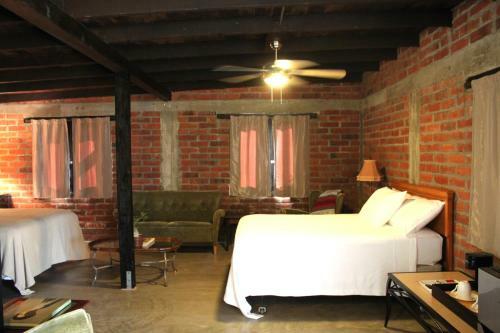 Las Orquideas Cabins