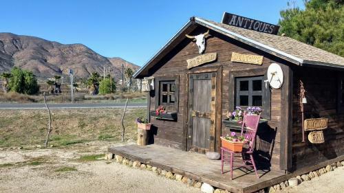 Fernabella's Lodge