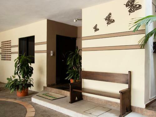 Suites Invernadero Hotel