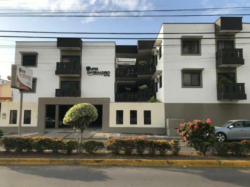Suites Invernadero Hotel