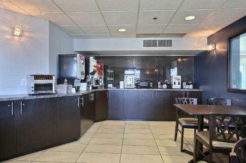 Hotel Super 8 Lachenaie