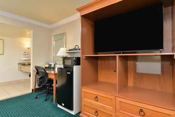 Hotel Americas Best Value Inn & Suites