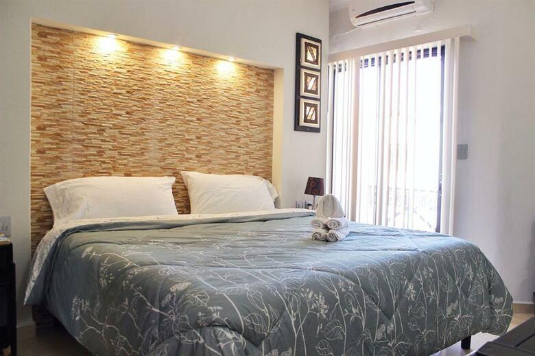 Sasha Hotel
