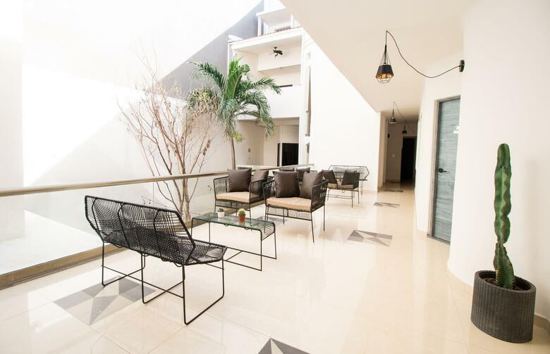 Sasha Hotel