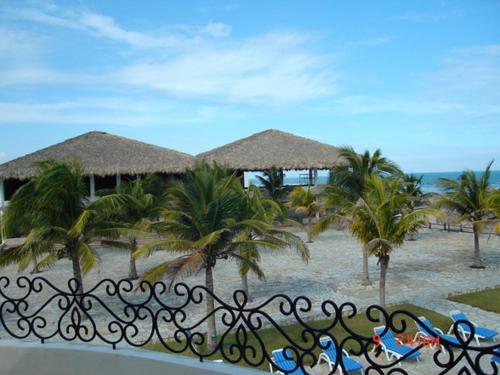 Hotel Arenas Del Mar Resort