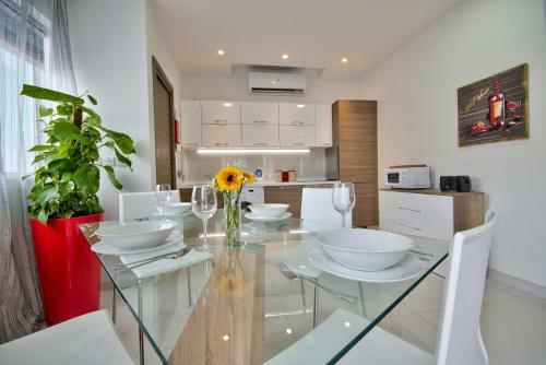 Stanislaus Apartment 3