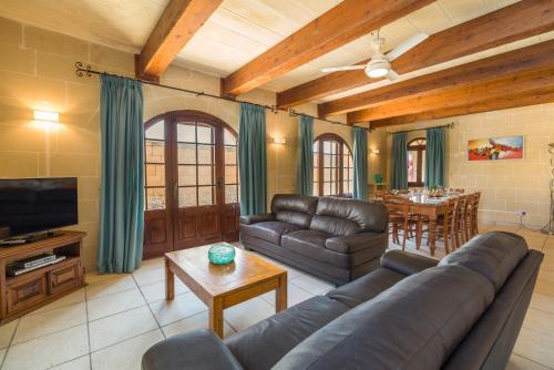 Zgugina Holiday Home