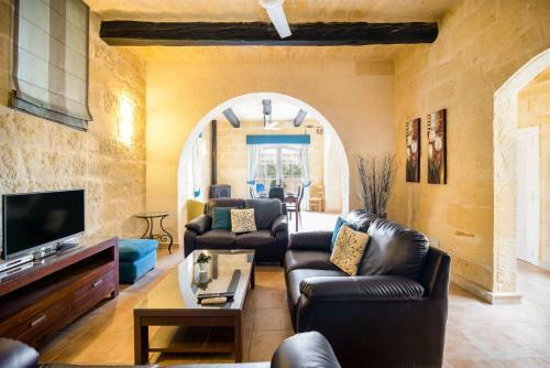 Villa Girardu Holiday Home