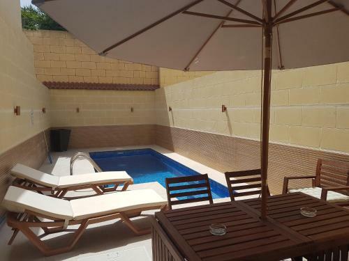 Ic-cens Ta' Kola B&B