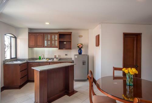 Hotel Travelers Suites Juanamb�