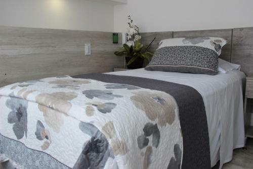 Ari Hotel
