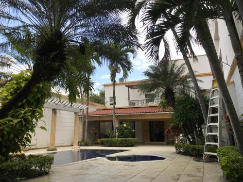 Casa Rosario Ciudad Jardin Cali