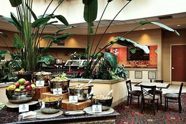 Hotel Embassy Suites Charleston