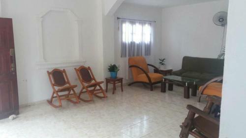 Hostal Emeraua Hospedaje