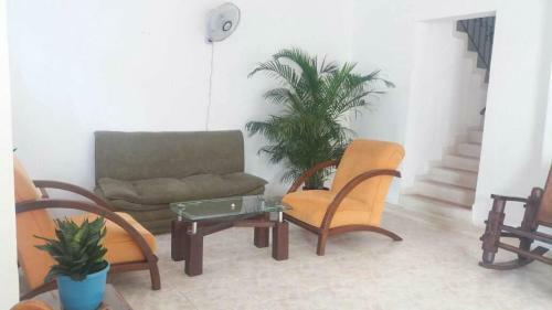 Hostal Emeraua Hospedaje