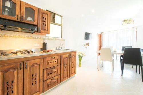 Apartamento Apt 302 A 15min Poblado Y Parque Lleras 3 Hab 2wc!