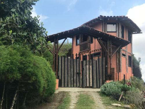 Santa Elena De La Colina