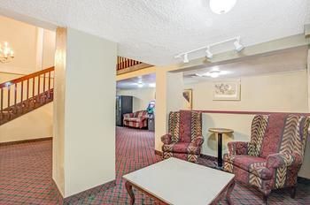 Hotel Knights Inn Airport