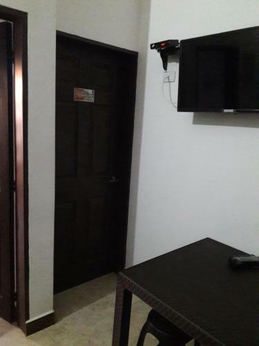 Albergue Hostal Balcones De La Piedra