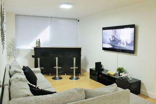 Spacious Lleras Loft Apartment