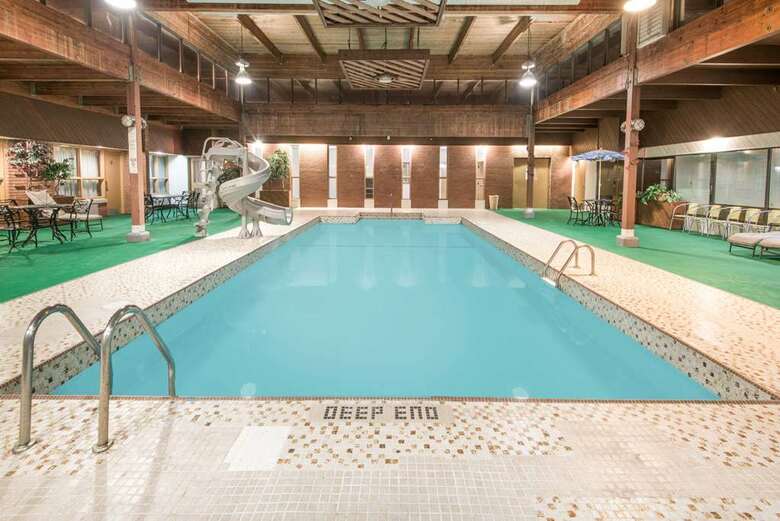 Hotel Howard Johnson - Kitchener Conestoga