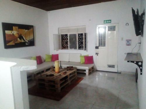 Albergue Hostal Backpackers And Travellers