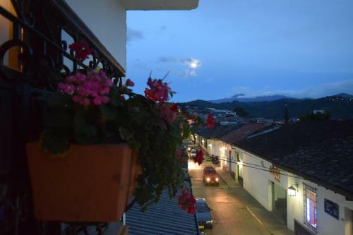 Hostal Les Balcons Hostel