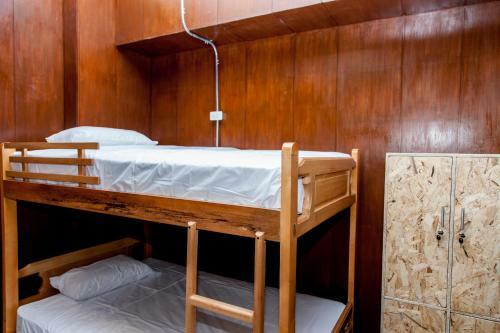 Hostal Les Balcons Hostel