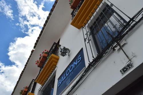 Hostal Les Balcons Hostel
