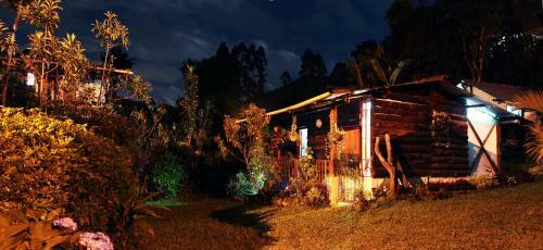 Lodge Claro De Luna