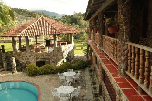 Hotel La Casa Del Arbol