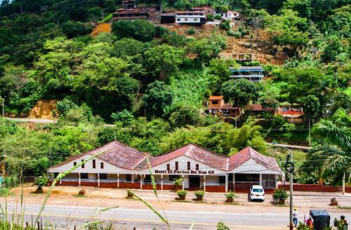 Hotel El Porton De San Gil