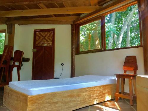 Hostal Zendukua Ecolodge - Manantial River