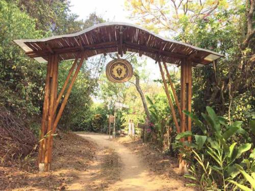 Hostal Zendukua Ecolodge - Manantial River