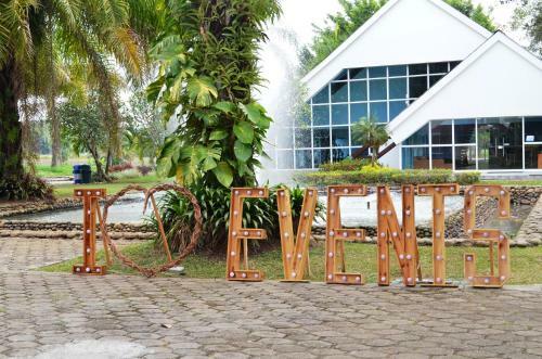Hotel Lake House Resort