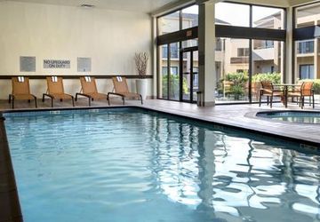 Hotel Courtyard Charlottesville North