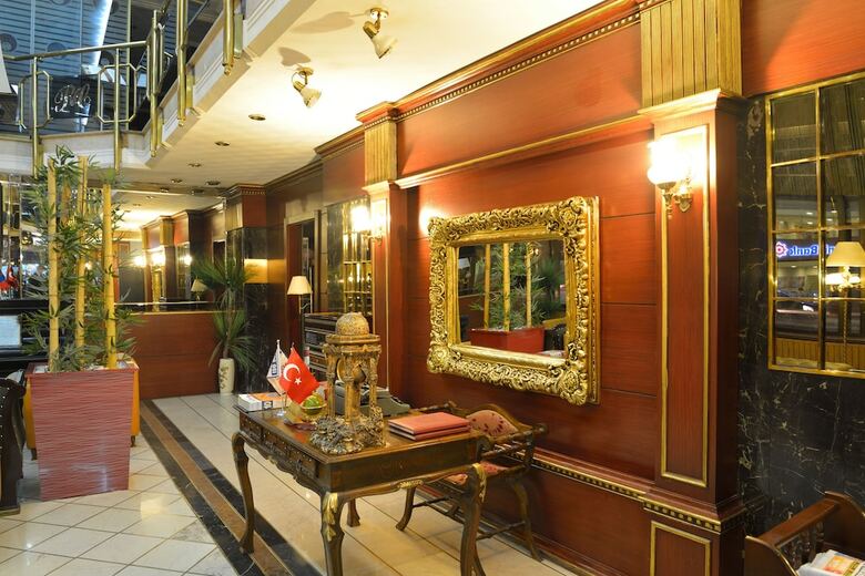 Royal Carine Hotel